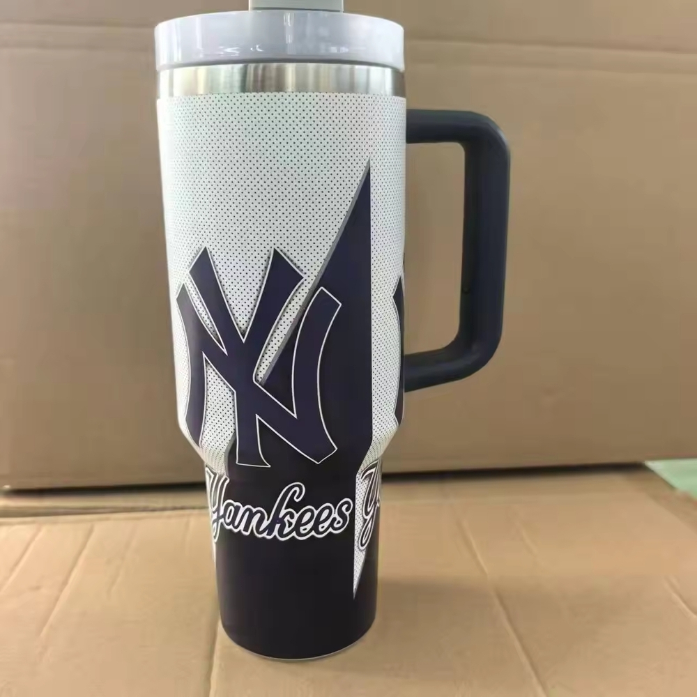 New York Yankees Travel Mug - White and Navy